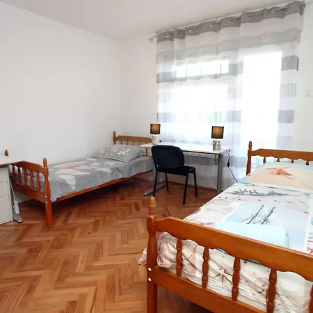Cvetko Apartment Koper